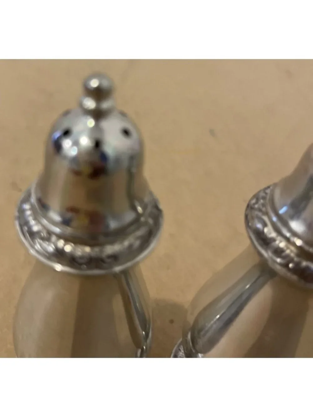 Oneida Community Henley Sliverplate Tudor Plate Salt And Pepper Shakers 5